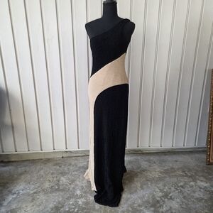Bari Jay Party One Shoulder Gown Size 9-10 Black And Gold